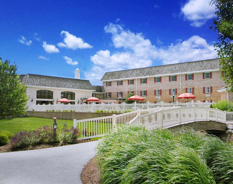 Bird-In-Hand Family Inn Exterior photo